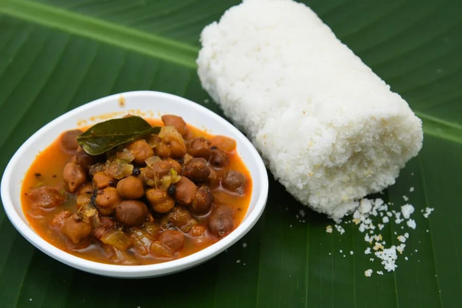 Puttu and Kadala Curry