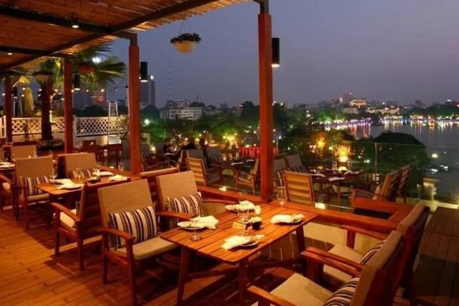 Cau Go Vietnamese Cuisine