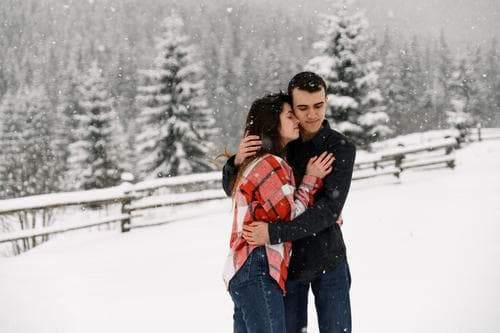 Honeymoon Bliss in Kashmir, 5 Nights & 6 Days Romantic Getaway Packages Starts @ Rs 22900